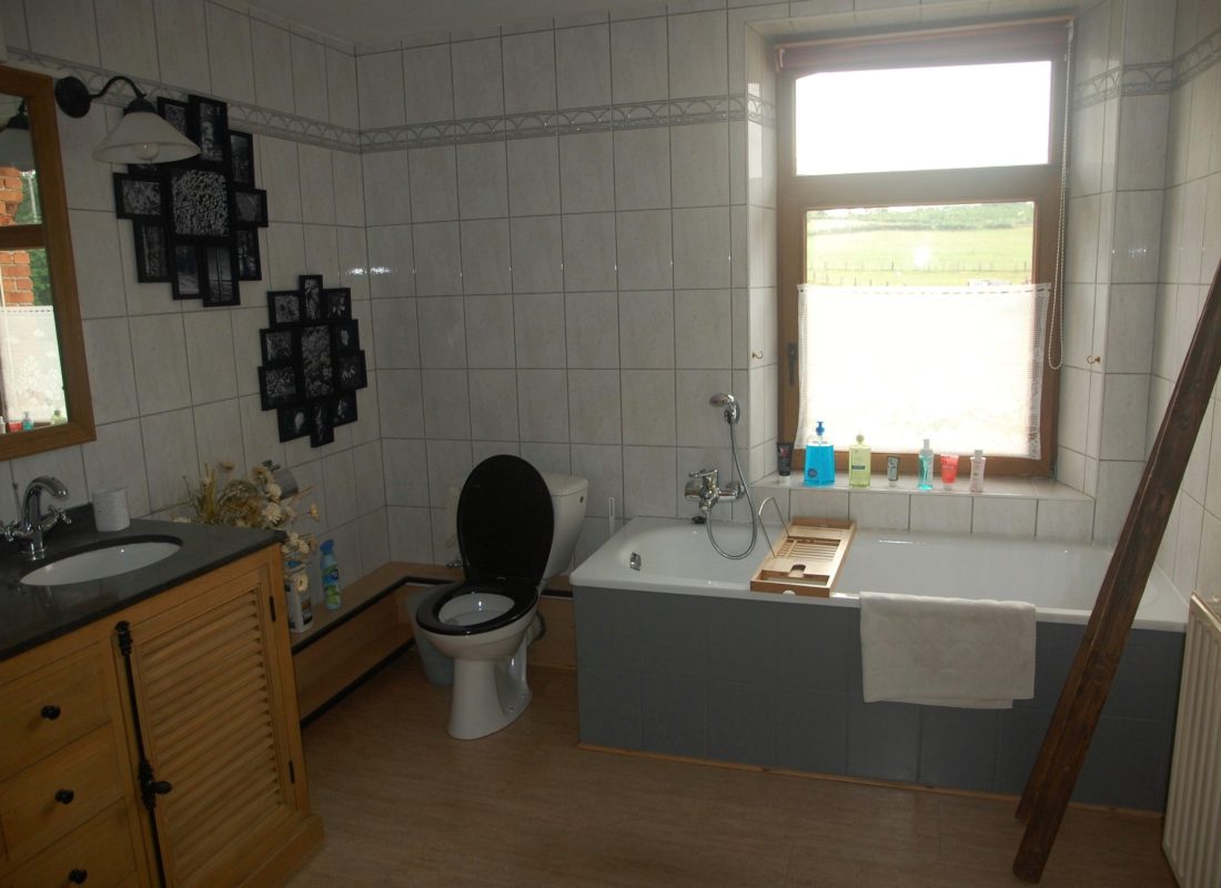 BADKAMER 1 GOUVY HOUFFALIZE VIELSALM SPA-FRANCORCHAMPS ARDENNEN