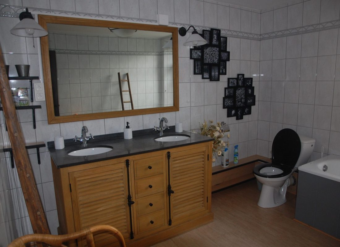 BADKAMER 2 GOUVY VIELSALM HOUFFALIZE SPA-FRANCORCHAMPS ARDENNEN