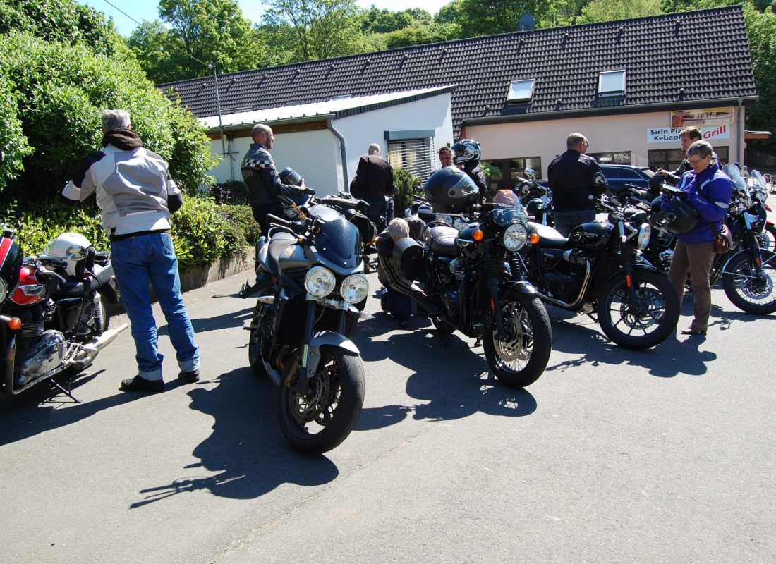 MOTO TRIUMPH GOUVY HOUFFALIZE VIELSALM SPA-FRANCORCHAMPS ARDENNES